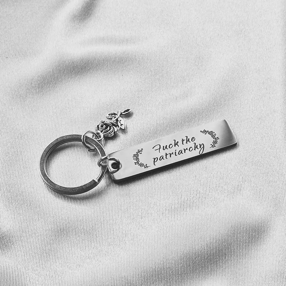 ASVP Shop Fuck The Patriarchy - Llavero De Motel Feminista – Retro