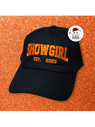 Gorra Bordada - SHOWGIRL EST. 2025 (Negro)