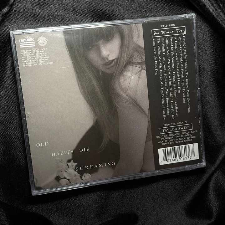 LIQUIDACIÓN CD THE TORTURED POETS DEPARTMENT - THE BLACK DOG #8 3