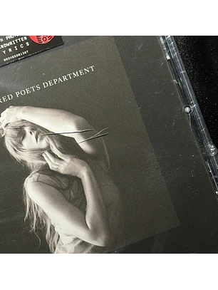 LIQUIDACIÓN CD THE TORTURED POETS DEPARTMENT - THE BLACK DOG #13
