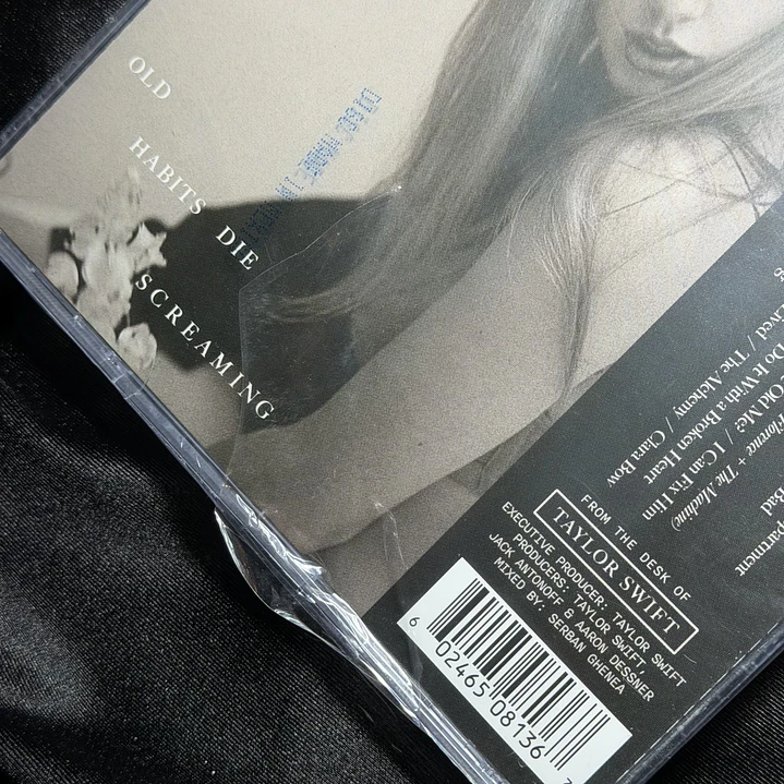 LIQUIDACIÓN CD THE TORTURED POETS DEPARTMENT - THE BLACK DOG #17 3