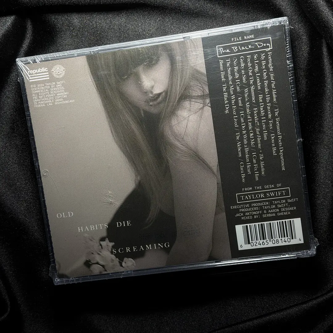 LIQUIDACIÓN CD THE TORTURED POETS DEPARTMENT DELUXE THE BLACK DOG 3