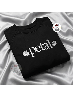 Ariana Grande - Polera Bordada Petal