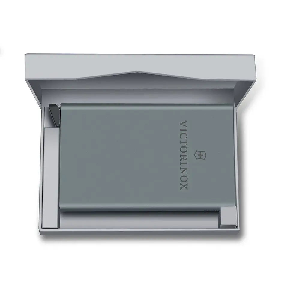 Tarjetero Altius Secrid Essential color titanio Victorinox 5