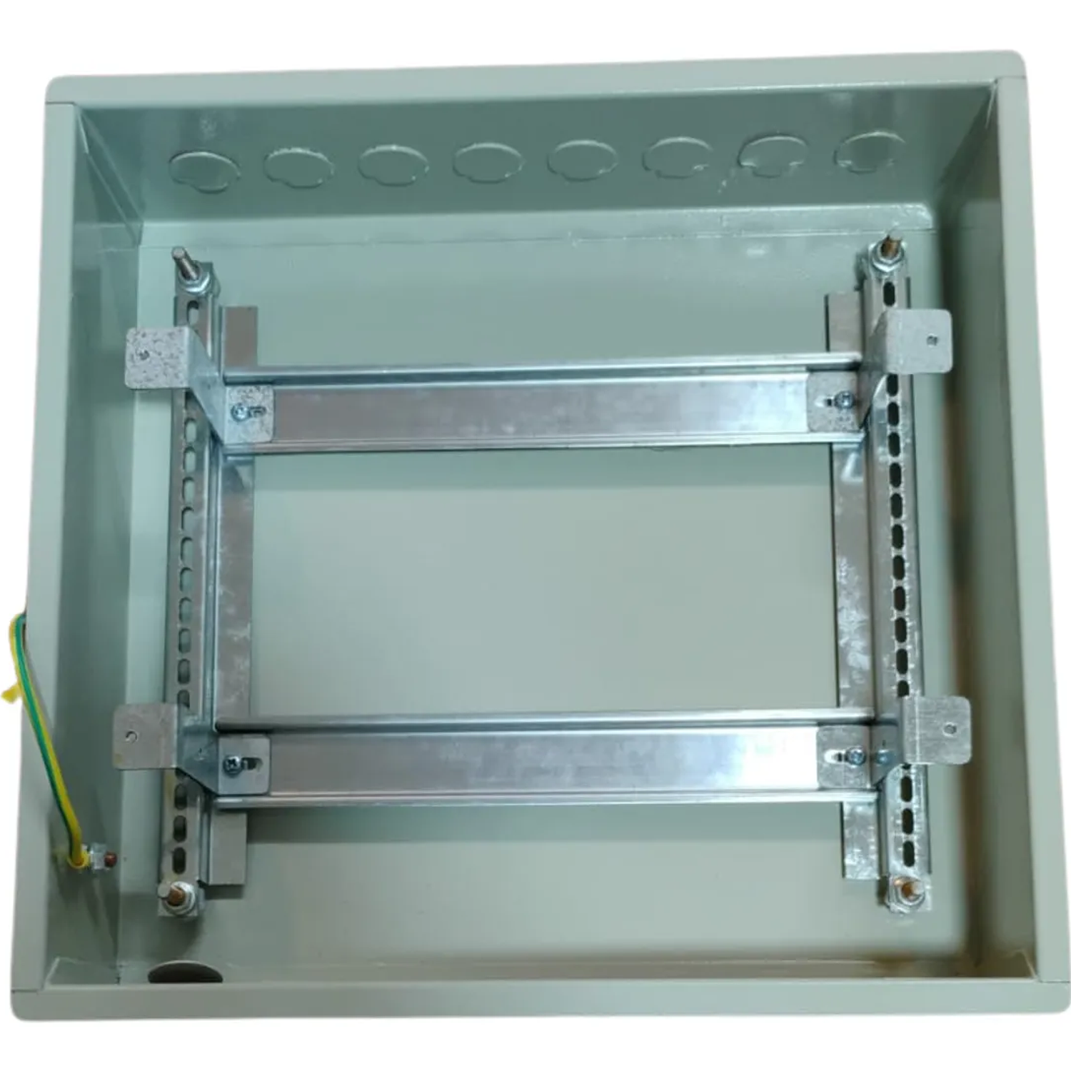 Tablero Metálico Embutido 28 Módulos IP41 Ral7032 Dex 2