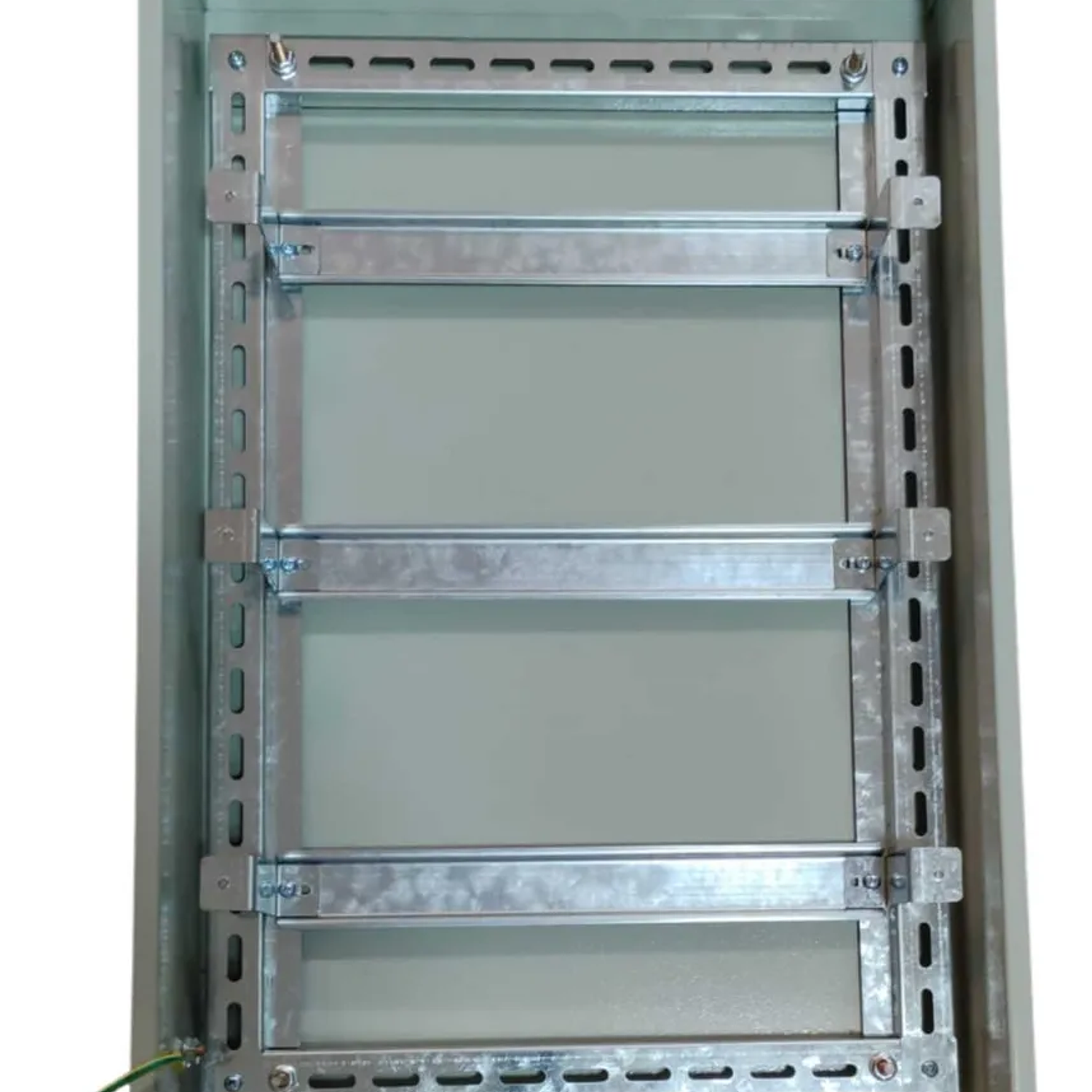 Tablero Metálico Embutido 45 Circuitos Ip41 Ral7032 Dex 5