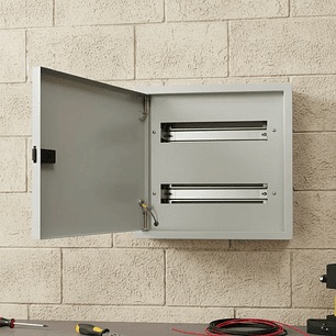 Tablero Metálico Sobrepuesto 28 Circuitos Ip41 Ral7032 Dex