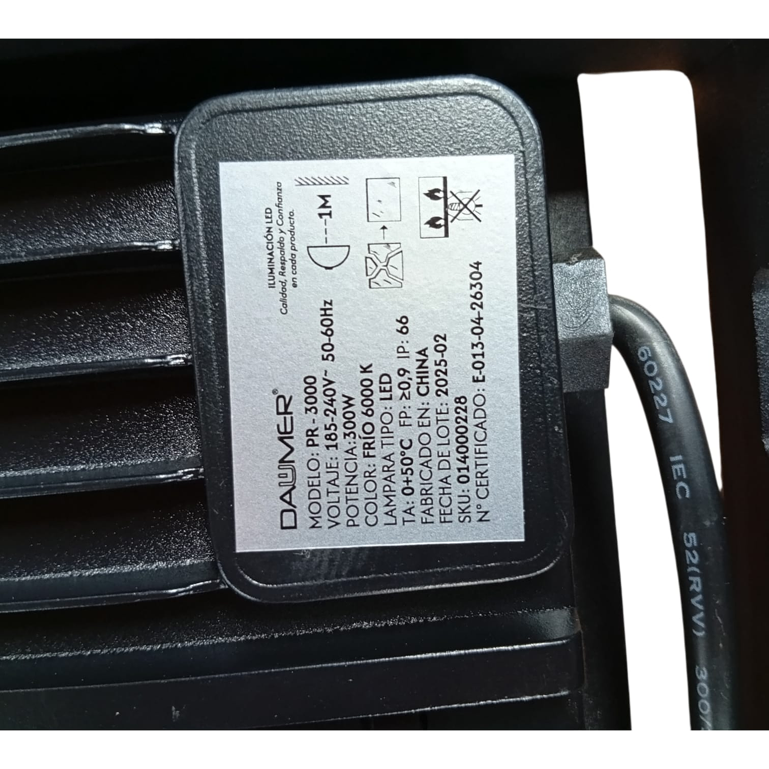 Foco Proyector De Área Led 300w Exterior Ip66 S.e.c Daumer 4