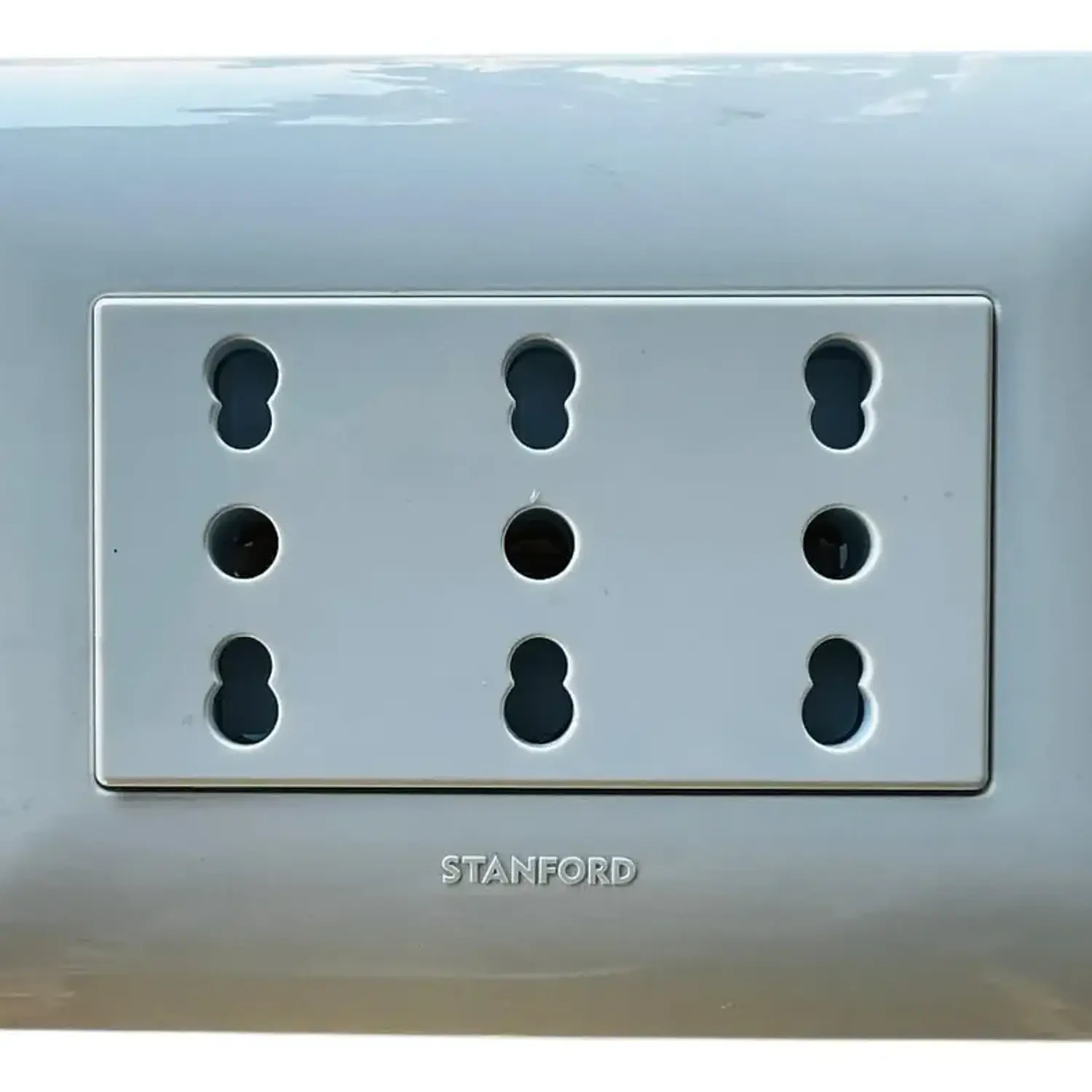 Tomacorriente Enchufe Triple Blanco Punteado 10/16a 220v Sec 1