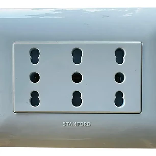 Tomacorriente Enchufe Triple Blanco Punteado 10/16a 220v Sec
