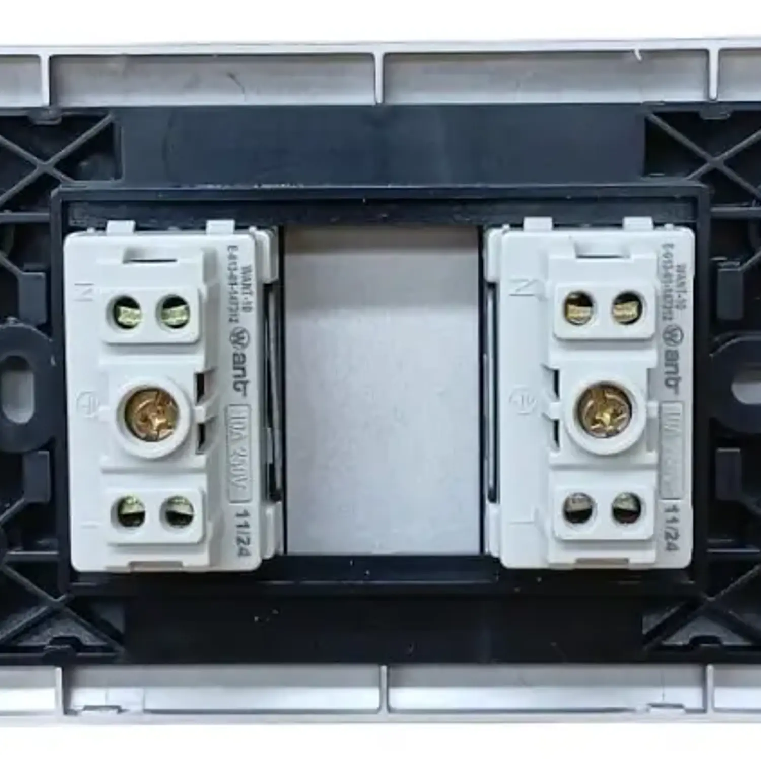 Tomacorriente Enchufe Doble Gris 10a 220v Sec Want 3