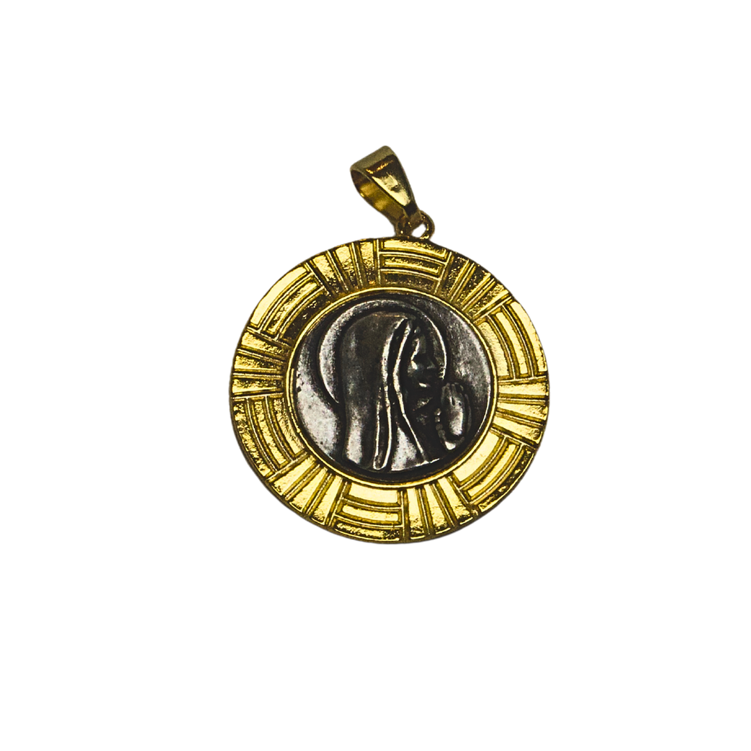 Medalla Virgen niña de peltre y borde enchapado en oro 1