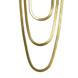 Collar de cintas triples enchapado en oro