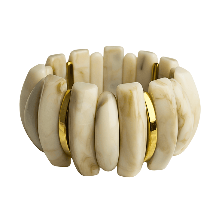 Pulsera resina color marfil con enchape en oro 1