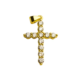 Colgante cruz clásica con enchape en oro y circones