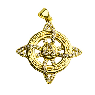 Colgante nudo de bruja enchapado en oro con triqueta al centro y circones