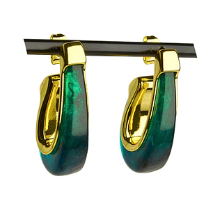 Aros enchapados en oro con aplicación en resina color verde