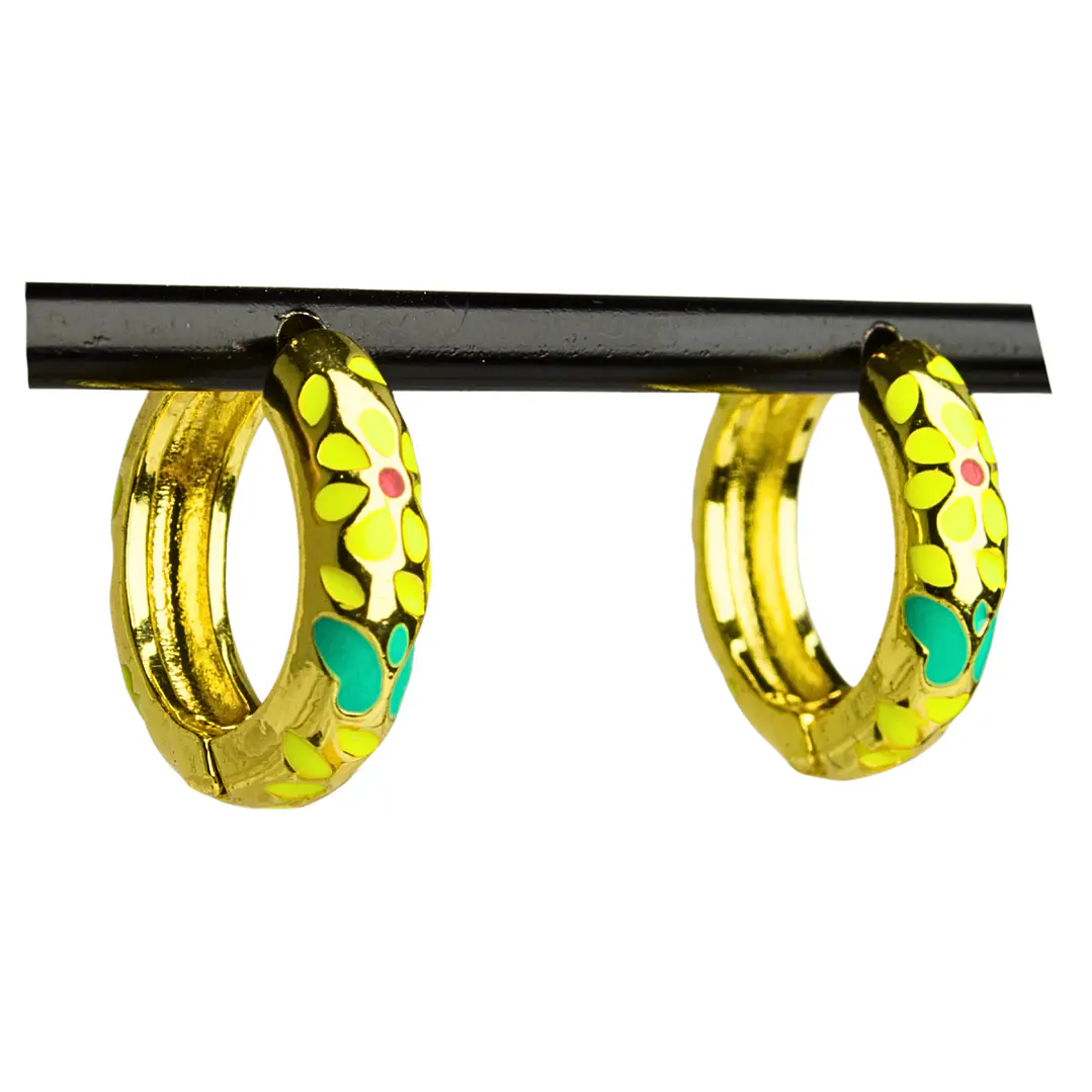 Aros argolla enchapado en oro con flores y mariposa de colores amarillo y verde 1