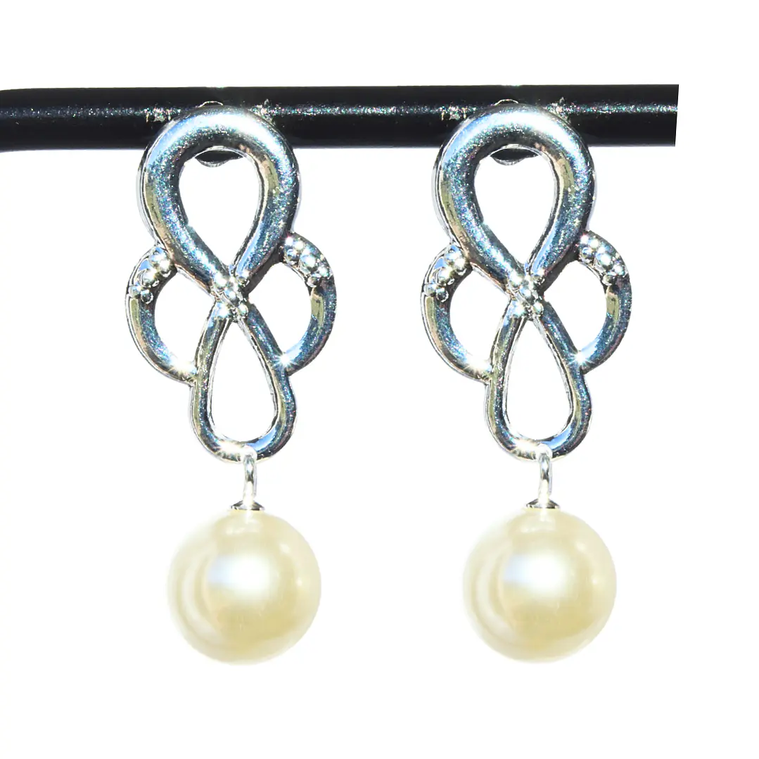Aros Colgantes trebol con perla y Enchape en plata 1