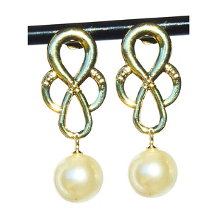 Aros Colgantes trebol con perla y Enchape en Oro