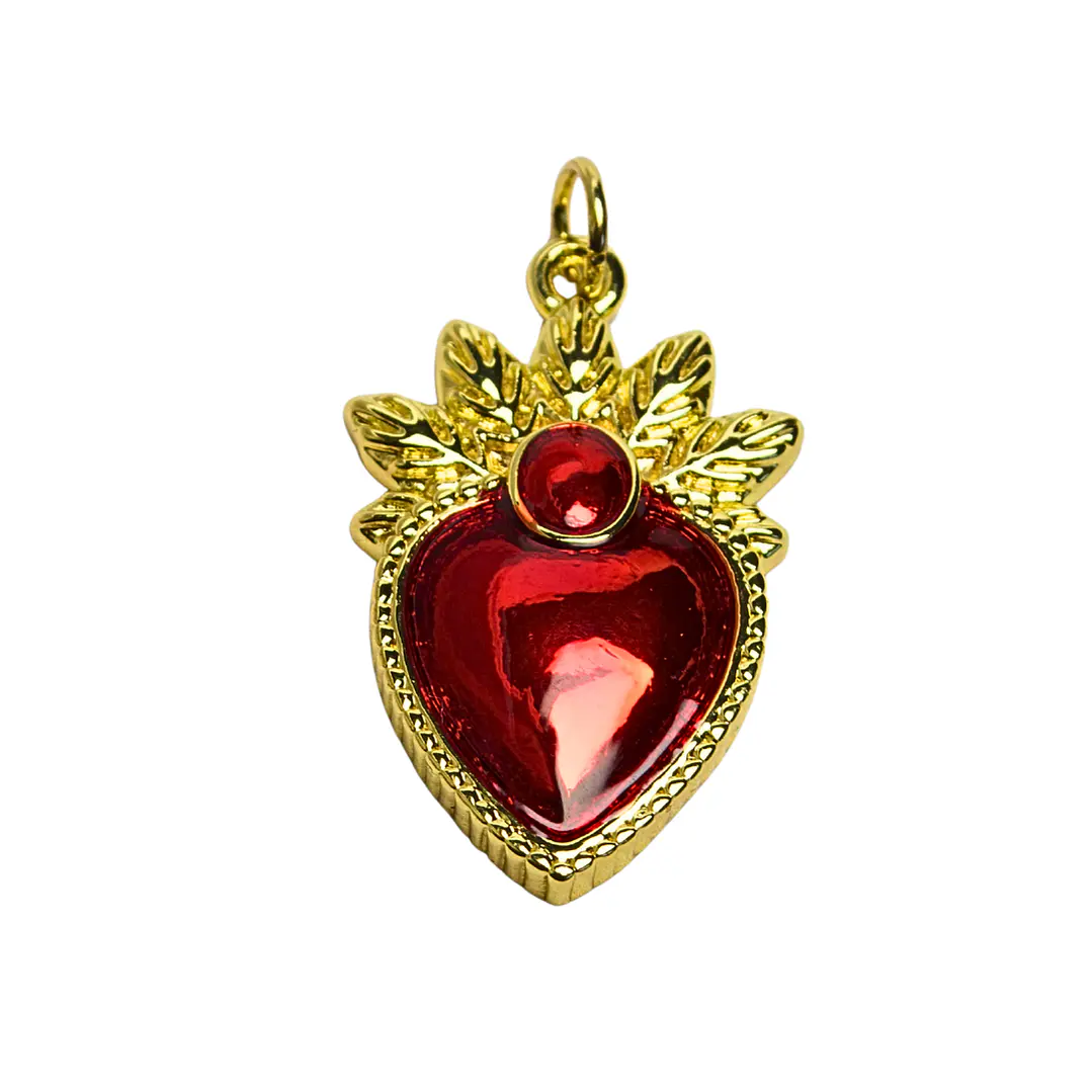 Colgante corazón rojo esmaltado y enchape en oro 1