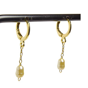 Argolla perla artificial colgante enchape oro