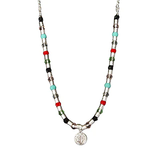 Collar mostacilla satinada y cristales con colgante de san benito enchape en plata