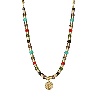 Collar mostacilla satinada y cristales con colgante de san benito enchape en oro