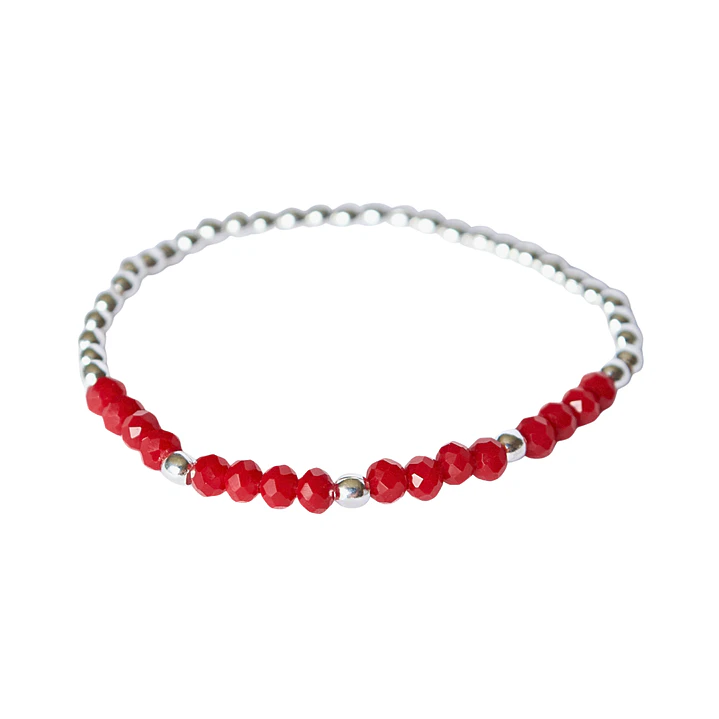 Pulsera elástica con balines y cristales rojos enchape en plata 1