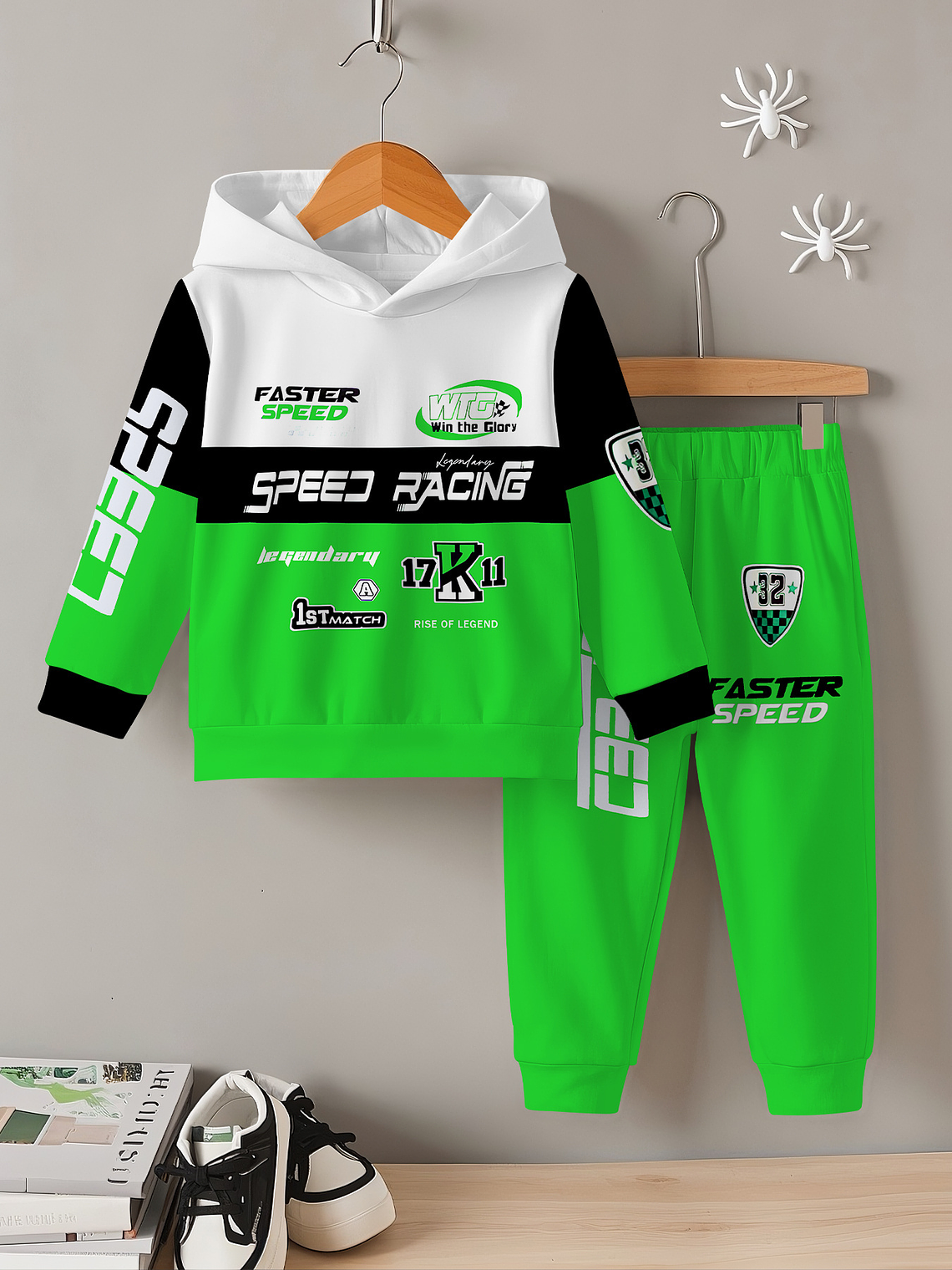 2pcs Boys' Set with racing- themed digital print design, including a long-sleeve hooded sweatshirt and sweatpants. A clothing gift for kids, of comfortable fabric. Suitable for autumn and winter, this 4