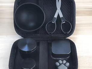 Bolso con accesorios