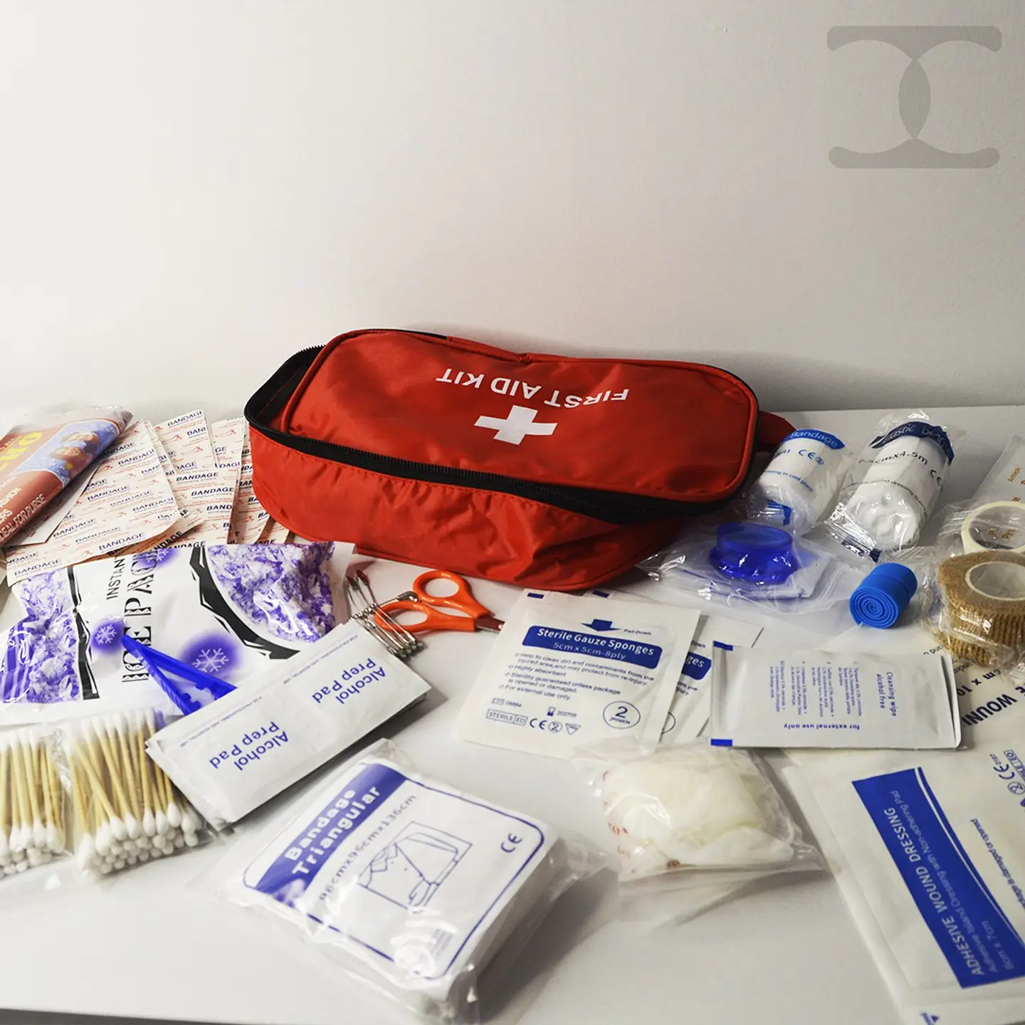 Kit de Primeros Auxilios 180 Piezas Compacto, Impermeable y Completo para el Hogar, Viajes y Actividades Outdoor 2