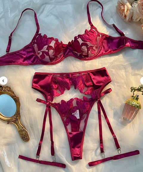 Conjunto Fucsia Con Portaligas 