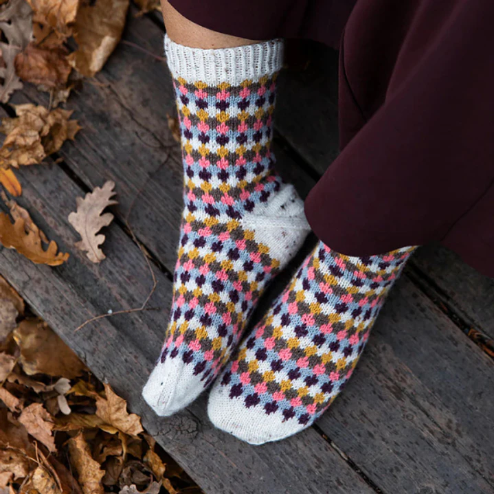 52 Weeks of Scrap Yarn - Livro Laine 11