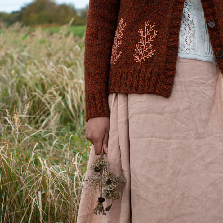 Embroidery on Knits - Livro Laine 4