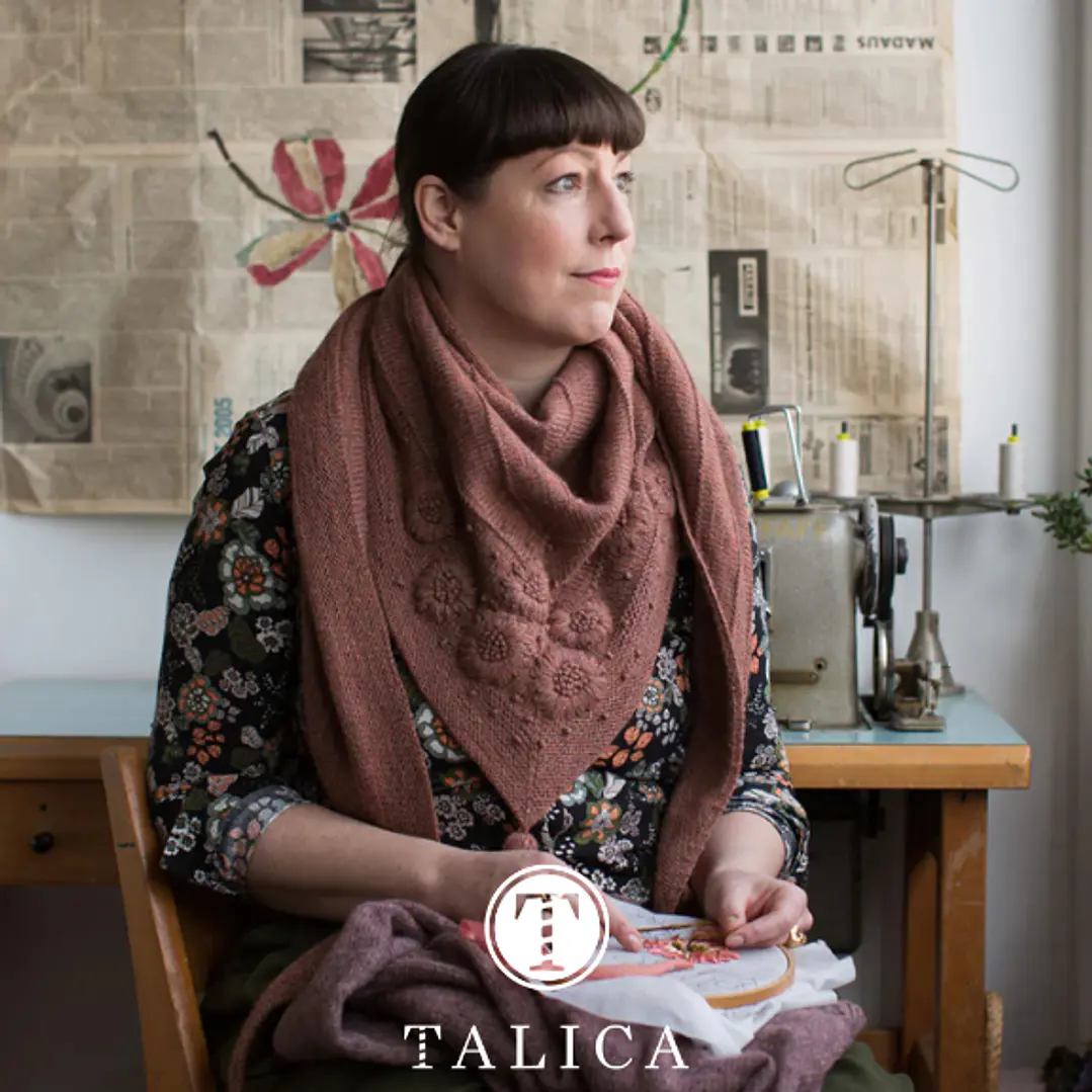 Embroidery on Knits - Livro Laine 2