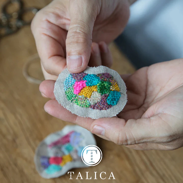 Tiny Friends: A Guide to Mosaic Embroidery - Livro Laine 7