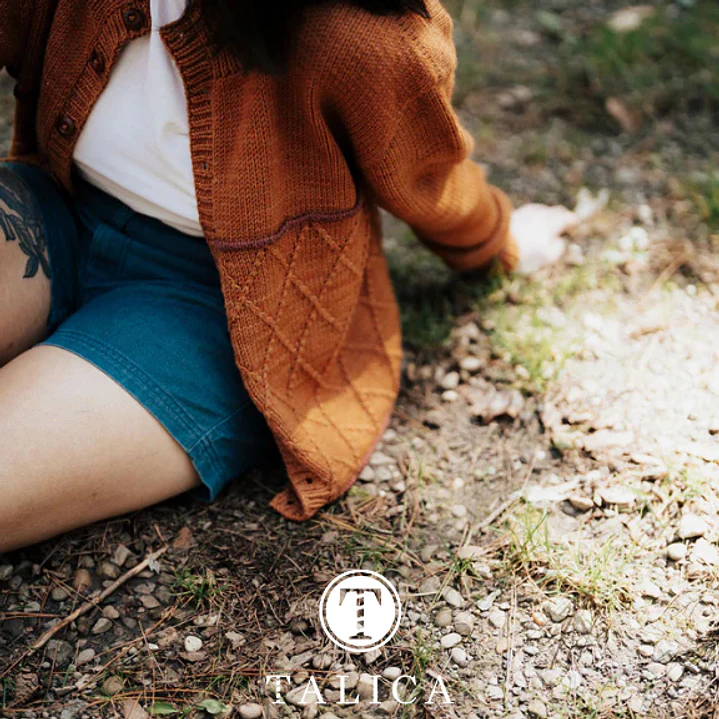 Trails & Valleys: Knitwear for Family Adventures - Livro Laine 3
