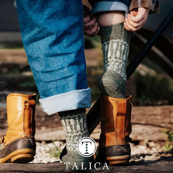 Trails & Valleys: Knitwear for Family Adventures - Livro Laine 4