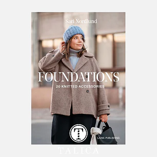 Foundations: 20 Knitted Accessories - Livro Laine