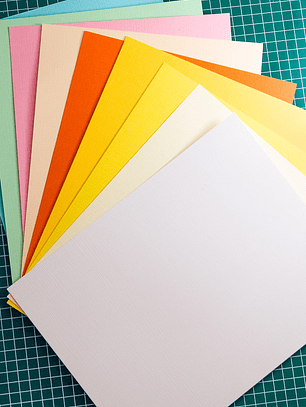 Cartulina Hilada de Colores - Display 10 hojas.