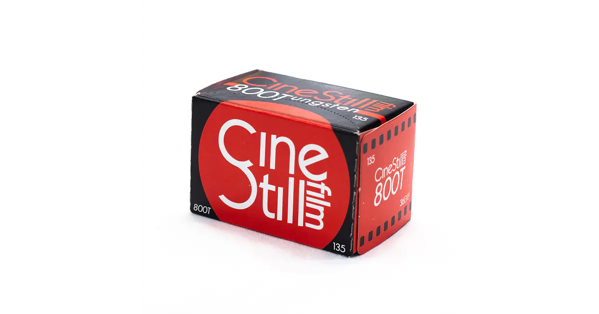 Descubre la magia de la película Cinestill 800T (120) | Camerashop