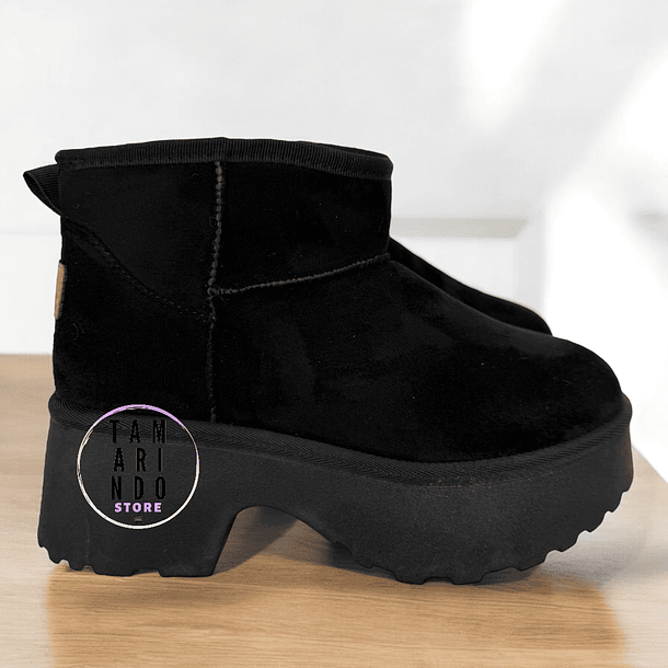 BOTAS UGG NEGRO B06