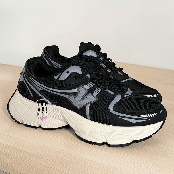 ZAPATILLAS NEGRO CON BEIGE E52
