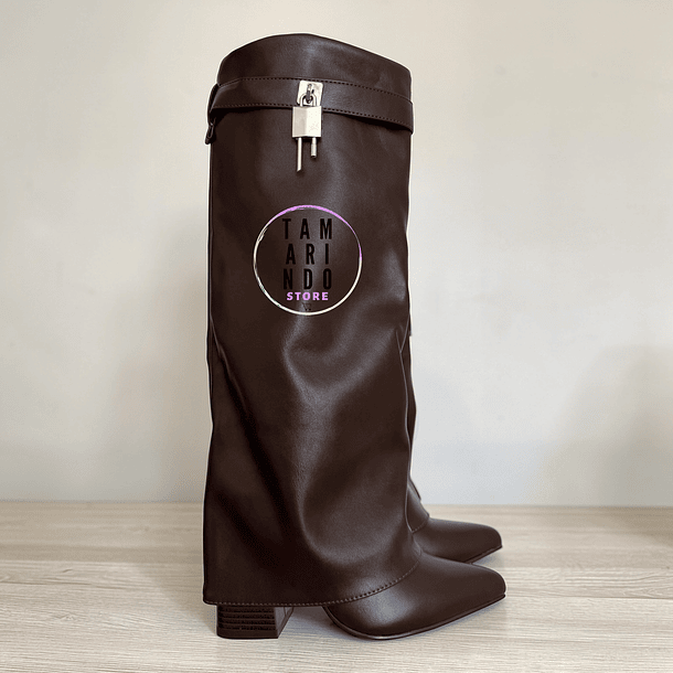 BOTAS LARGAS ECO CUERO MARRON Y07