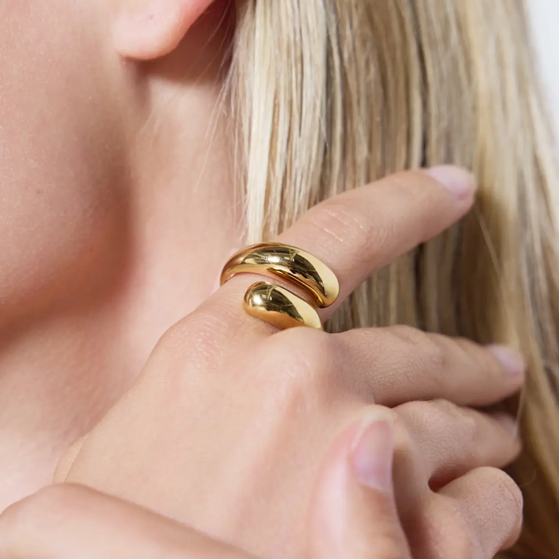 Anel AURA Dourado – Aço Inox 2