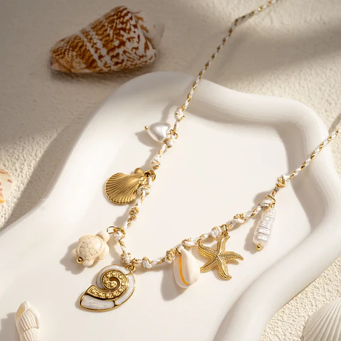 Colar Ocean Charm Dourado | Aço Inoxidável