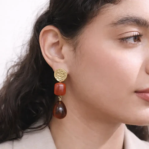 Brincos Amber Drop Dourado | Aço Inoxidável