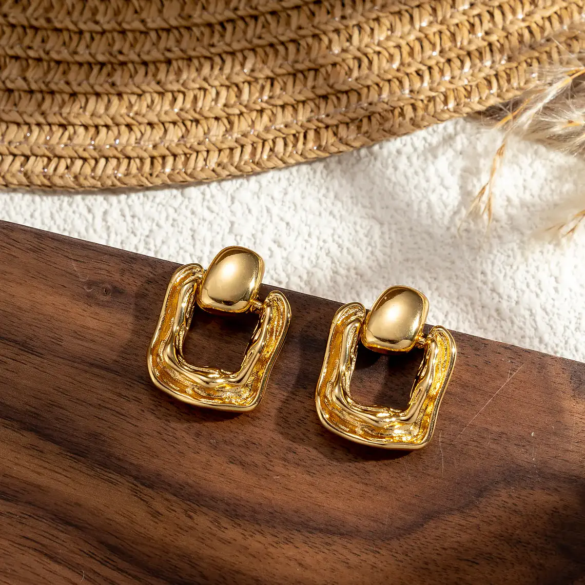 Brincos Quadrado Orgânico Dourados em Aço Inoxidável 2