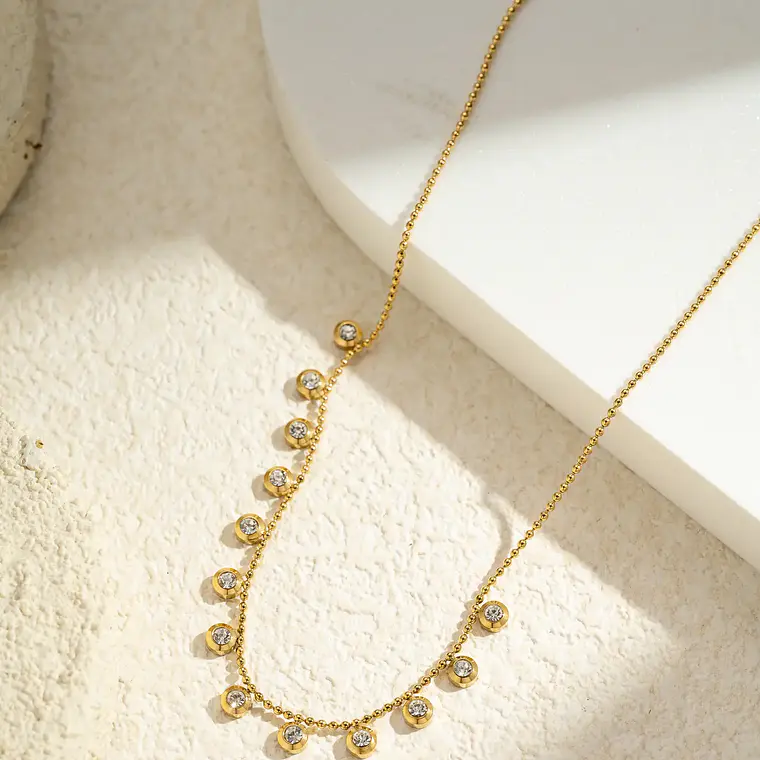 Colar Cristais Redondos Dourado em Aço Inoxidável 1